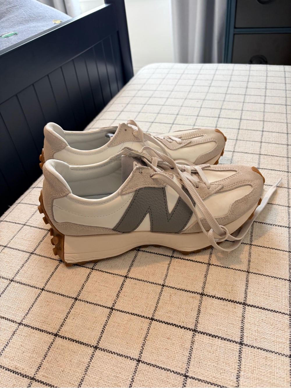 New Balance Unisex 327s - Picture 6 of 11